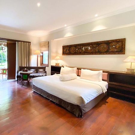 Laras Asri Resort & Spa Salatiga Ngoại thất bức ảnh