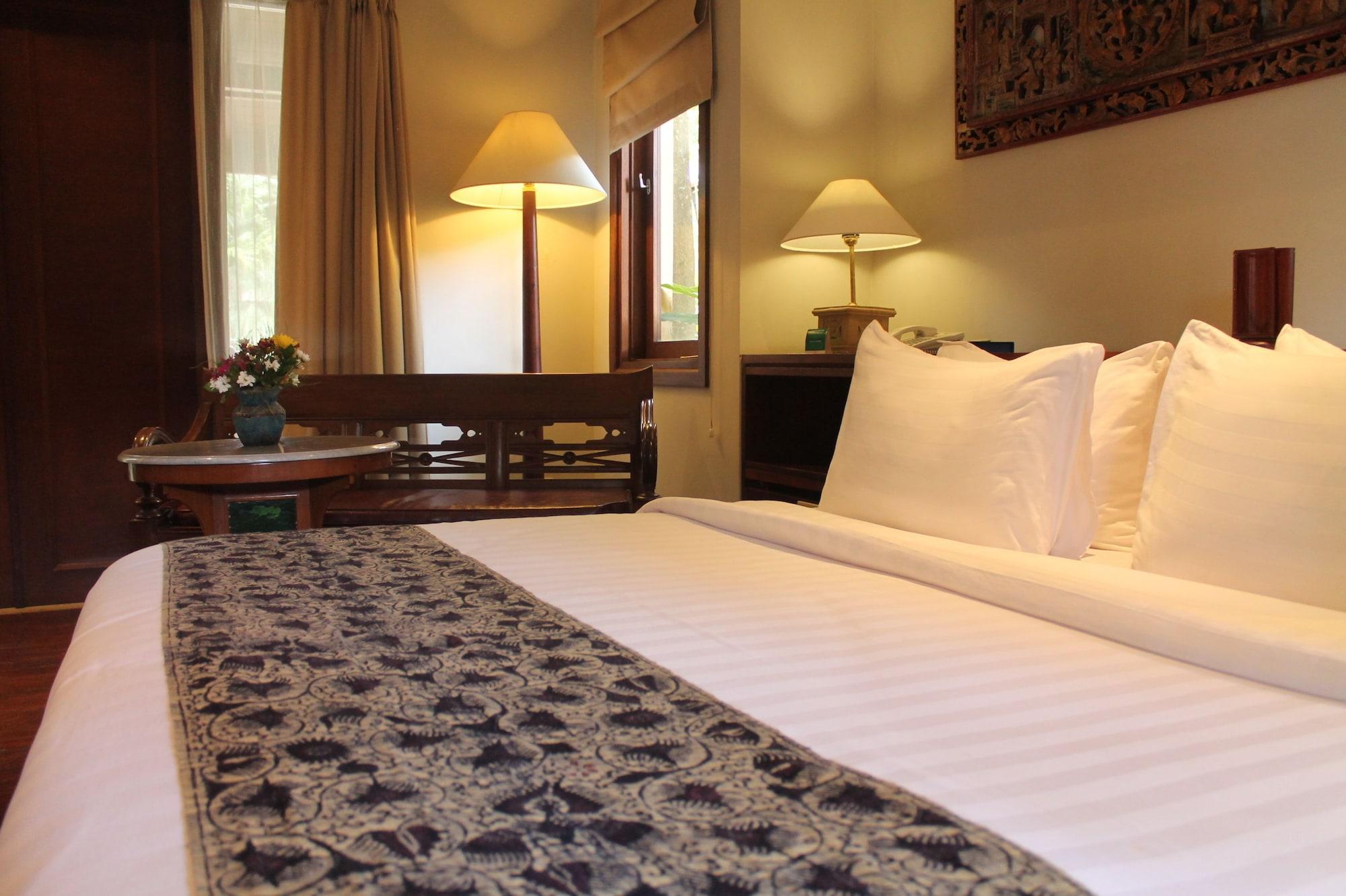 Laras Asri Resort & Spa Salatiga Ngoại thất bức ảnh