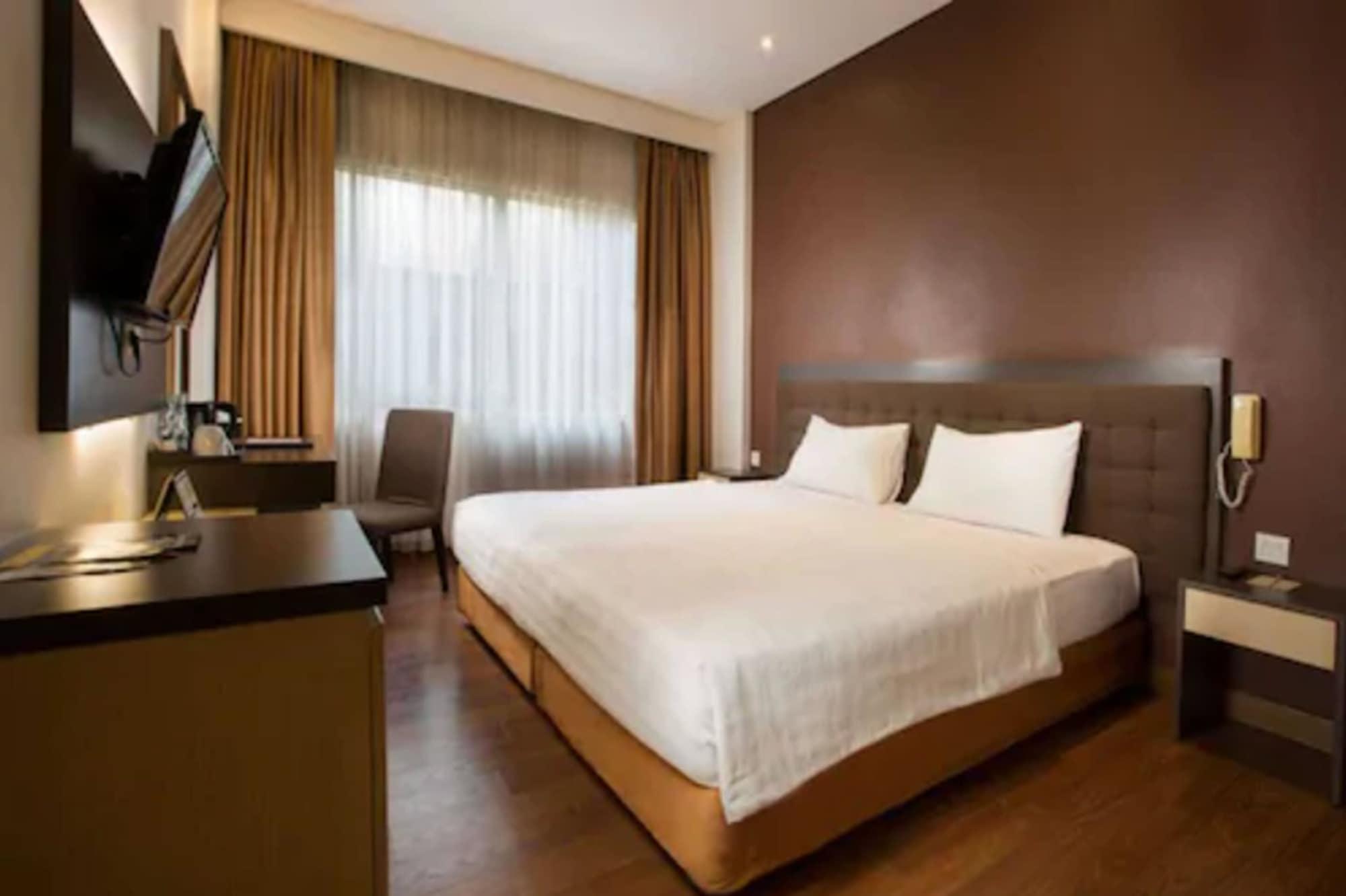 Laras Asri Resort & Spa Salatiga Ngoại thất bức ảnh