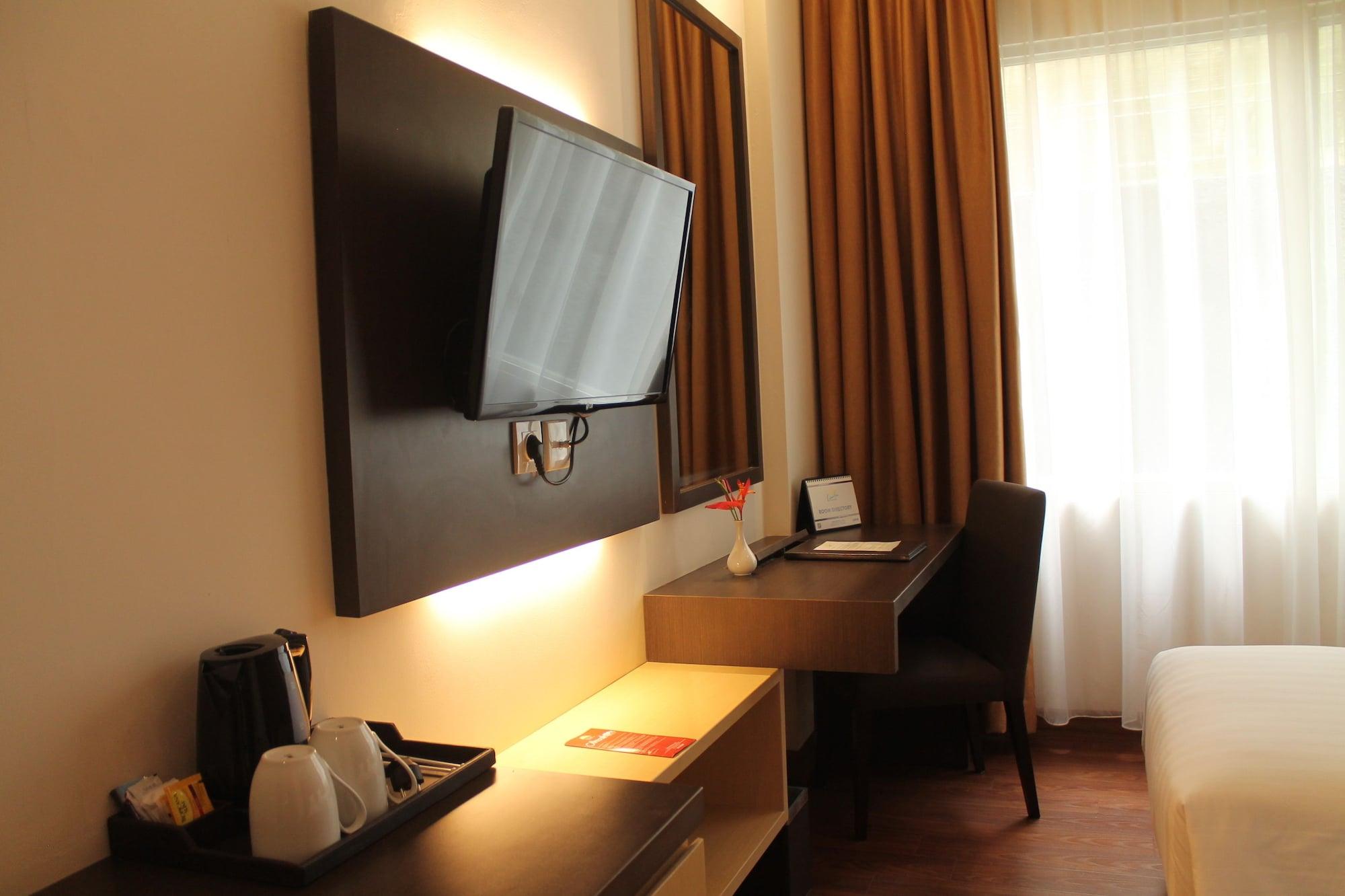 Laras Asri Resort & Spa Salatiga Ngoại thất bức ảnh