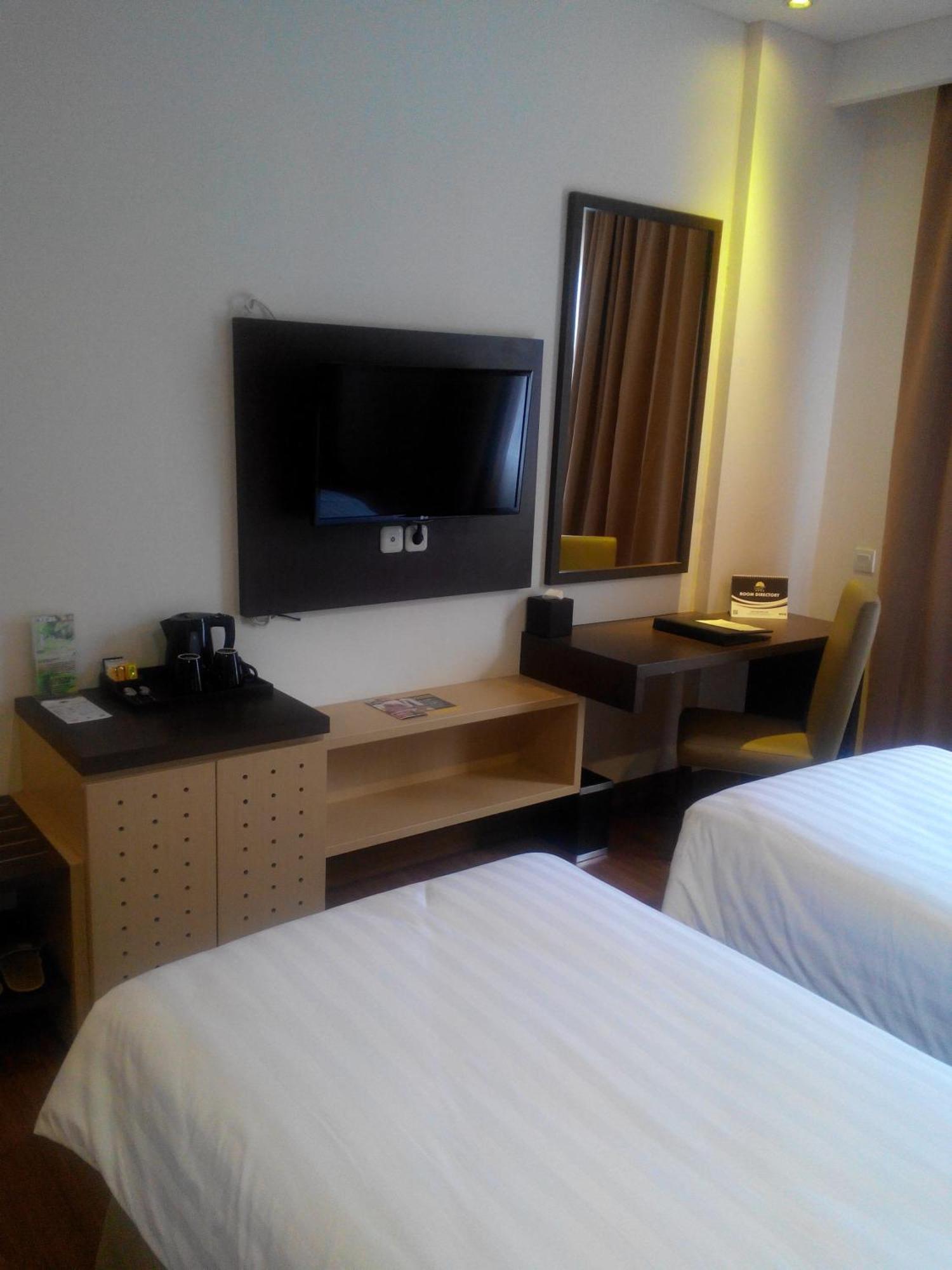 Laras Asri Resort & Spa Salatiga Phòng bức ảnh