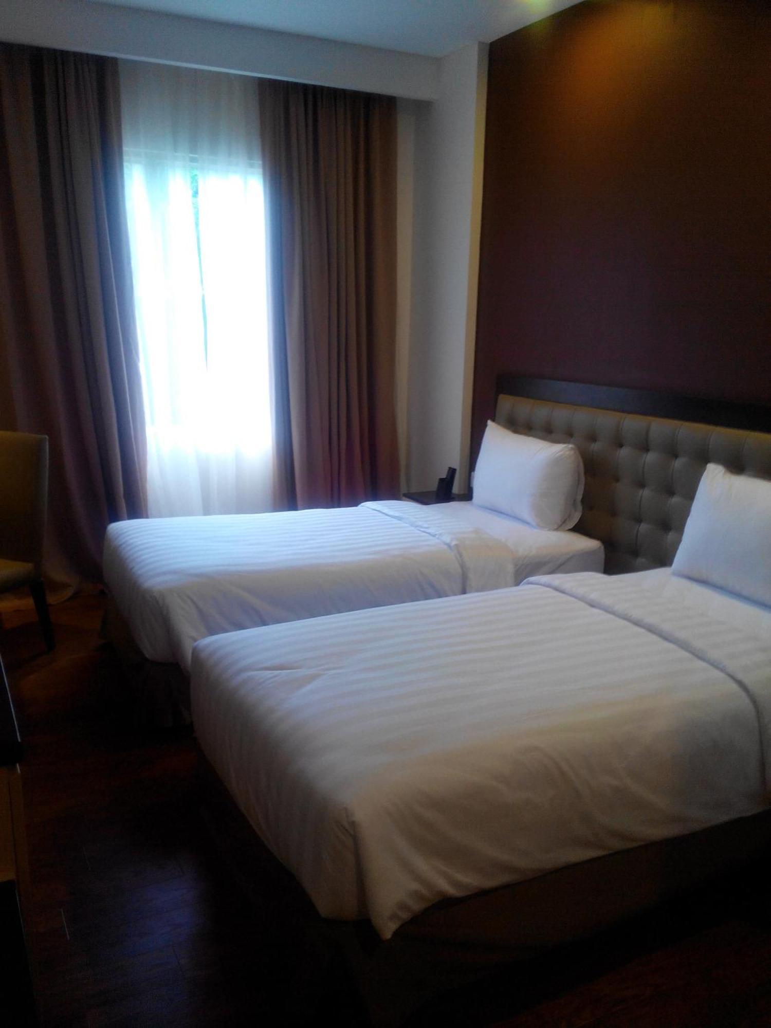 Laras Asri Resort & Spa Salatiga Phòng bức ảnh