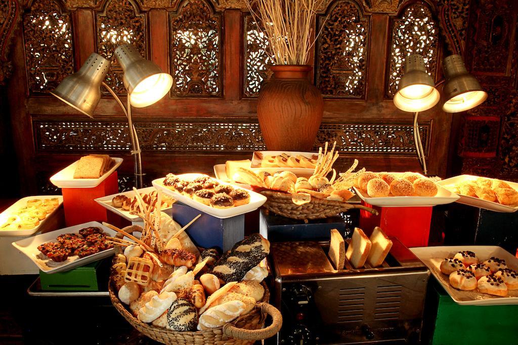 Laras Asri Resort & Spa Salatiga Ngoại thất bức ảnh