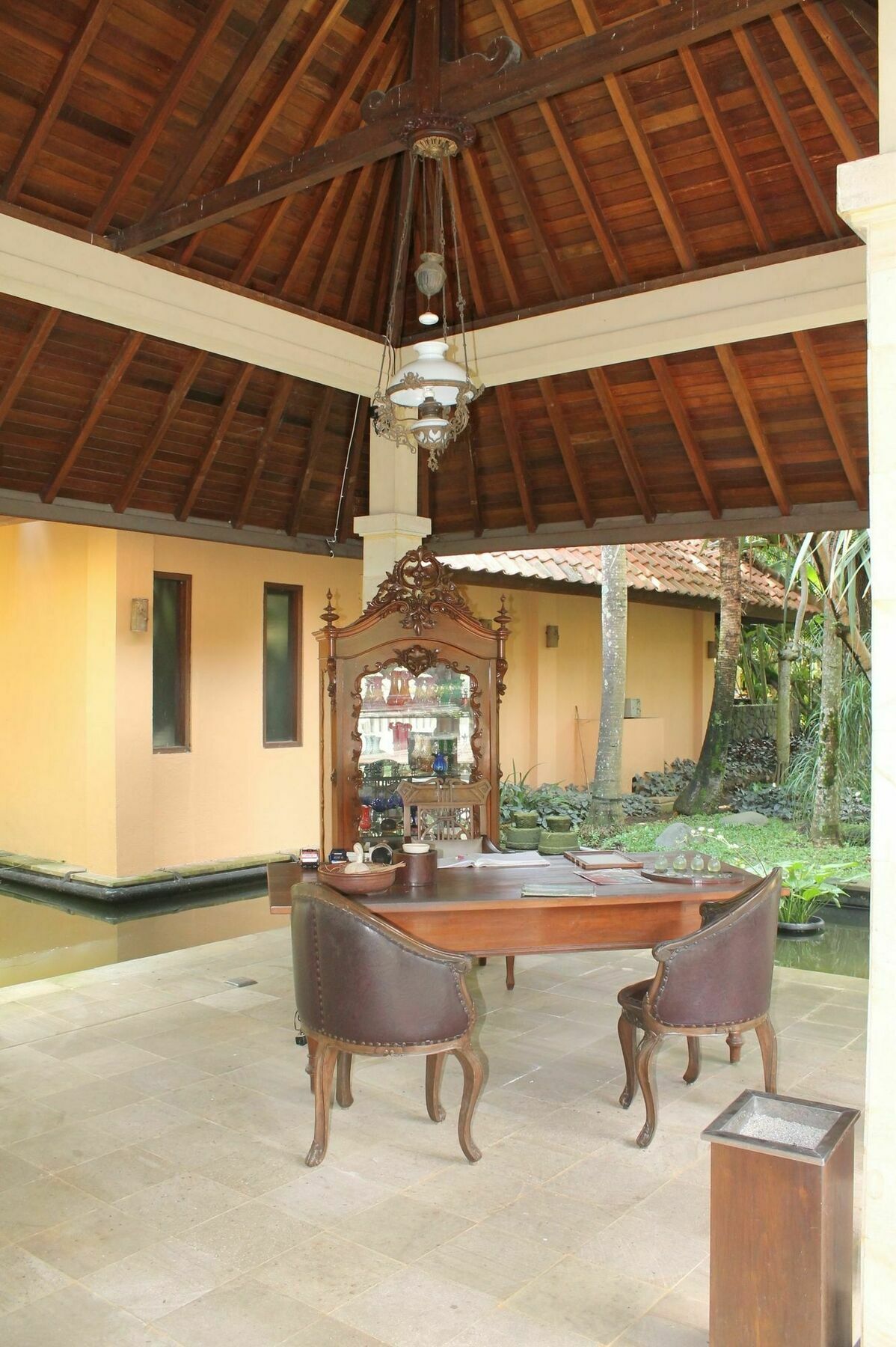 Laras Asri Resort & Spa Salatiga Ngoại thất bức ảnh